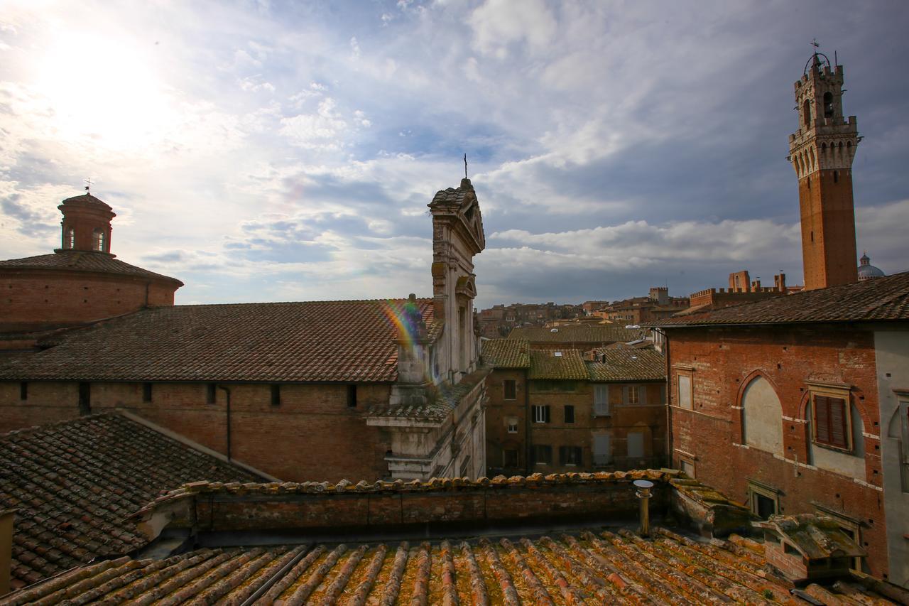B&B Le Logge Luxury Rooms Siena Dış mekan fotoğraf
